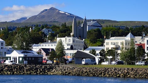 Malownicze miasto Akureyri w północnej Islandii.