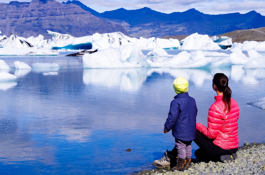 요쿨살론 빙하 호수는 아이슬란드에서 가장 인기 있는 관광 명소 중 하나입니다.